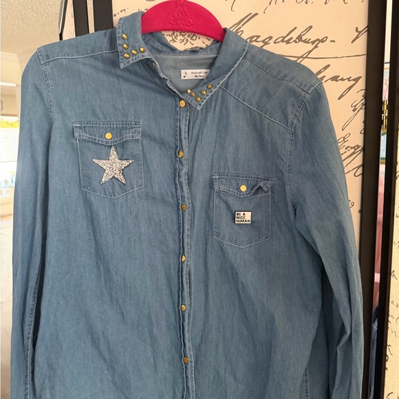 Levi's Bedazzled Blue Denim Shirt - Picture 2 of 4